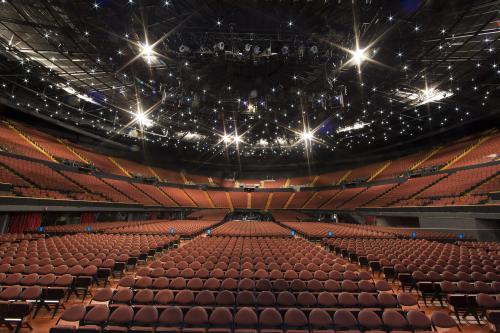 Arena Shot of The Fabulous Forum with SkyDeck. Photo Courtesy of Rebecca Taylor / MSG Photos